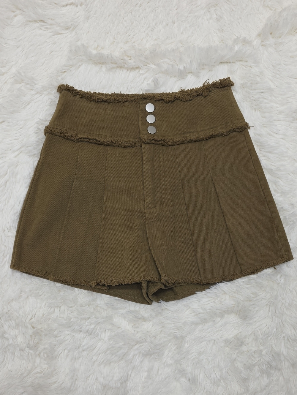 Blue Blush - Olive High-Waist Frayed Hem Skort. Size S